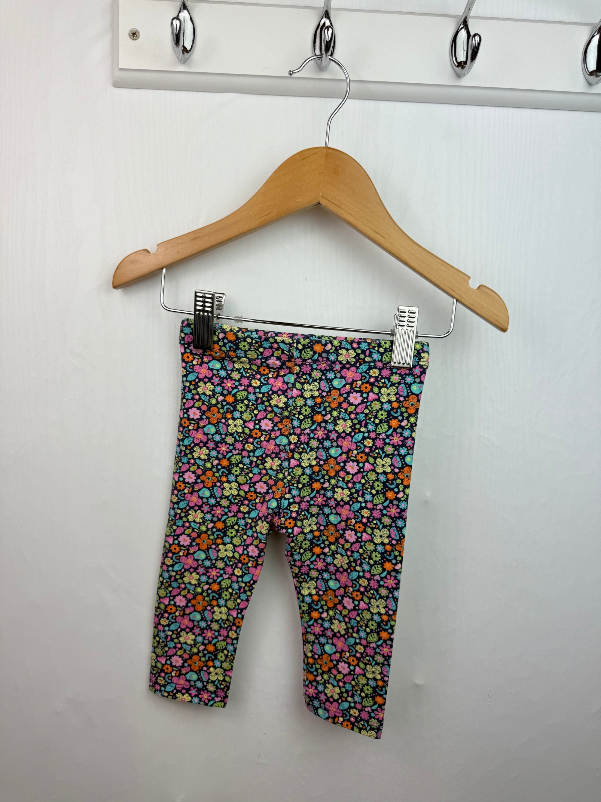 TU Navy Floral Leggings - Girls 6 - 9 Months - Little Ones Preloved. Second Hand Children's & Preloved Baby, Kids, Girls & Boys Clothes. UK online