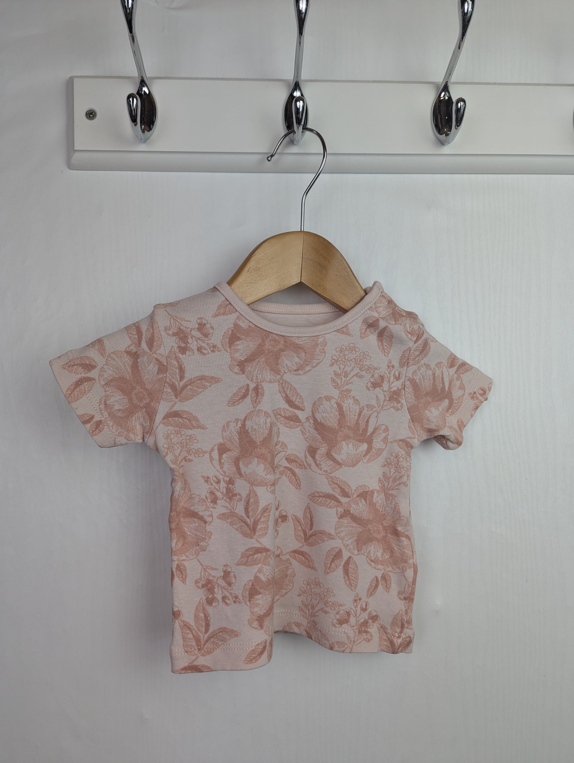 TU Pink Floral Top - Girls 0 - 3 Months - Little Ones Preloved. Second Hand Children's & Preloved Baby, Kids, Girls & Boys Clothes. UK online