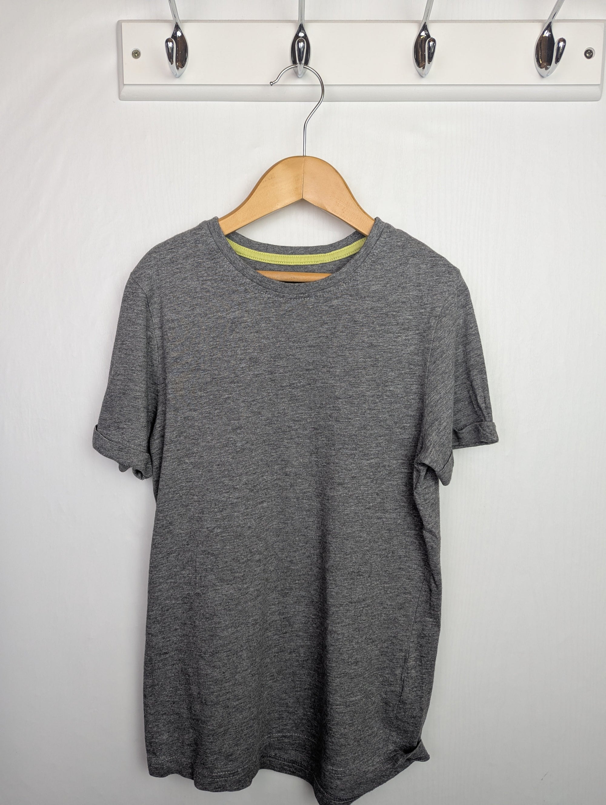 TU Plain Grey Top - Boys 8 Years - Little Ones Preloved. Second Hand Children's & Preloved Baby, Kids, Girls & Boys Clothes. UK online