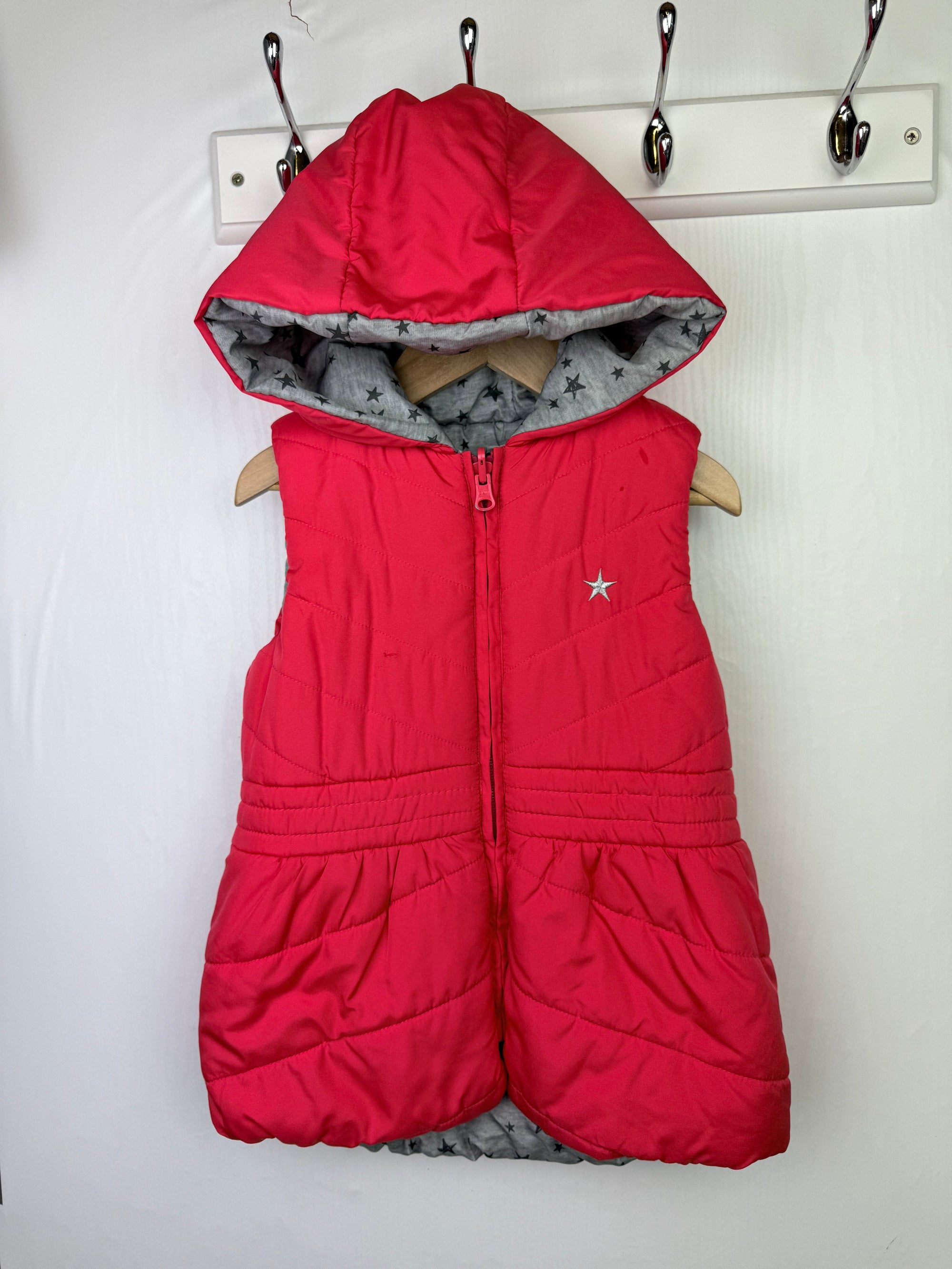 TU Reversible Padded Gilet - Girls 5 - 6 Years - Little Ones Preloved. Second Hand Children's & Preloved Baby, Kids, Girls & Boys Clothes. UK online