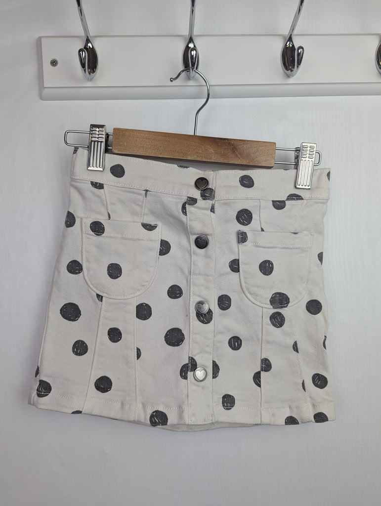 TU Spot Denim Skirt - Girls 3-4 Years Little Ones Preloved Used, Preloved, Preworn Baby, Girls & Boys Clothes. Kids & Children's second hand Clothing UK Online. Cheap affordable. Brands including Next, Joules, Nutmeg Morrisons, TU, F&F, H&M.