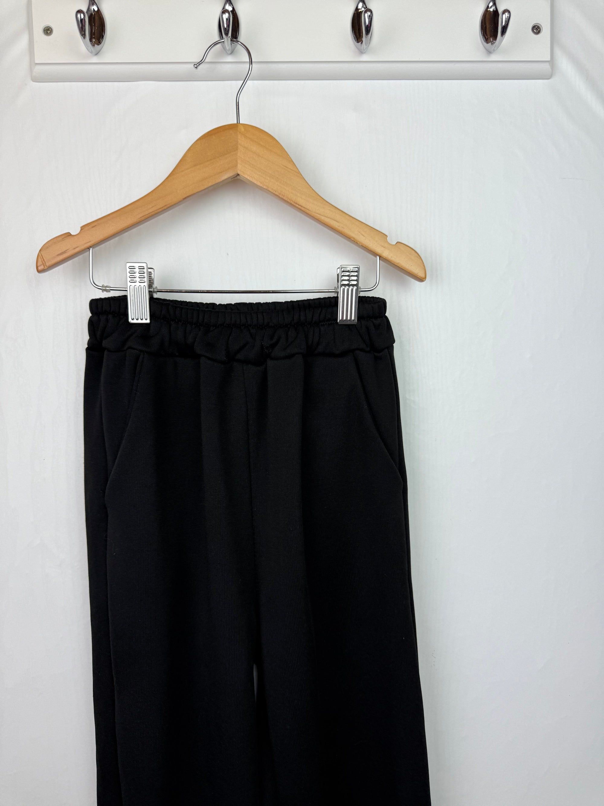 Unbranded Black Jogging Bottoms - Unisex 10 - 11 Years - Little Ones Preloved. Second Hand Children's & Preloved Baby, Kids, Girls & Boys Clothes. UK online