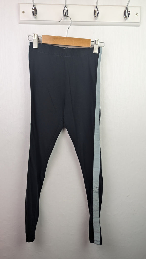 Unbranded Black & Striped Leggings - Girls 9-10 Years Little Ones Preloved Used, Preloved, Preworn & Second Hand Baby, Kids & Children's Clothing UK Online. Cheap affordable. Brands including Next, Joules, Nutmeg Morrisons, TU, F&F, H&M.