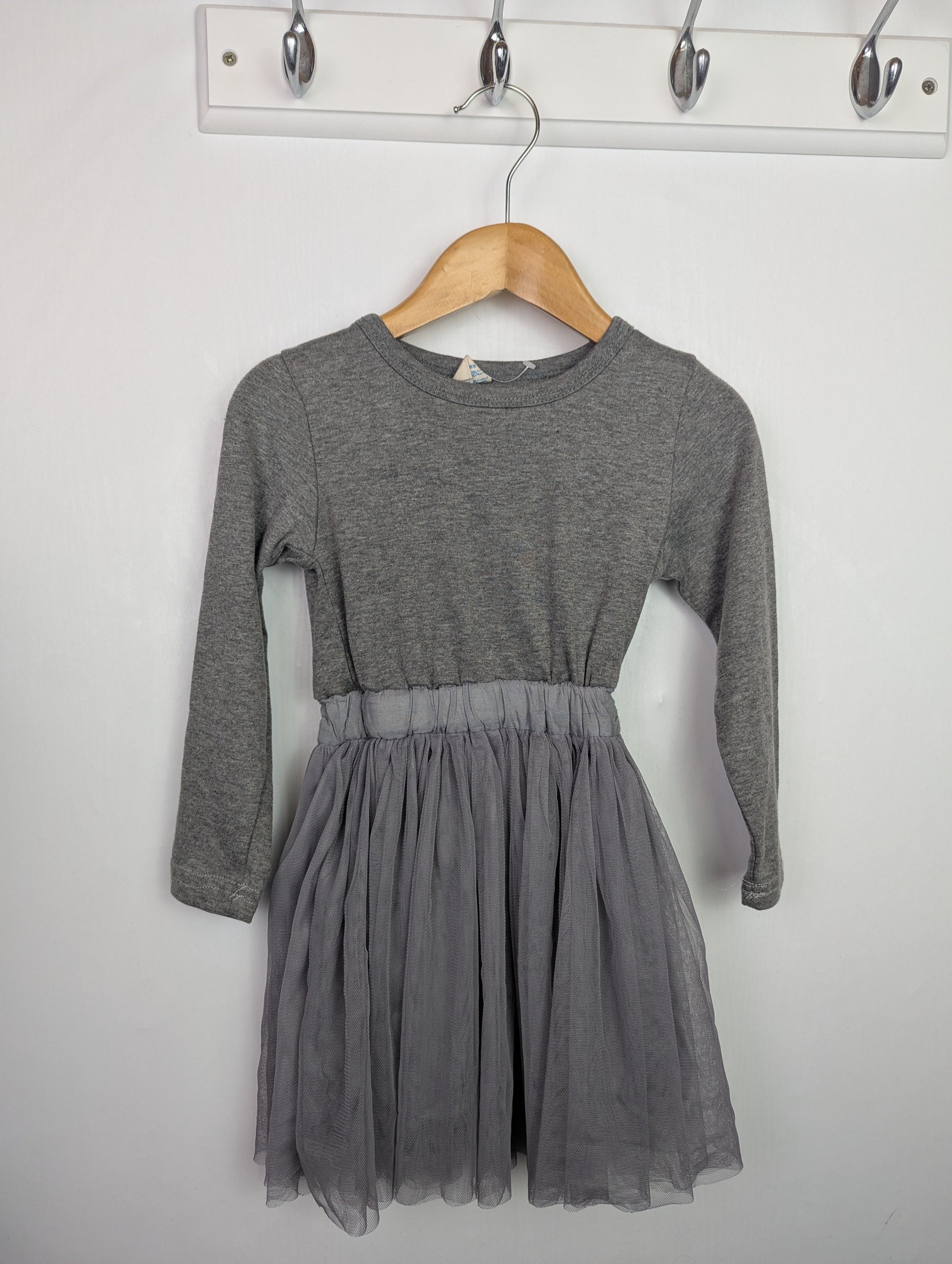 Unbranded Grey Mesh dress - Girls 2 - 3 Years - Little Ones Preloved. Second Hand Children's & Preloved Baby, Kids, Girls & Boys Clothes. UK online