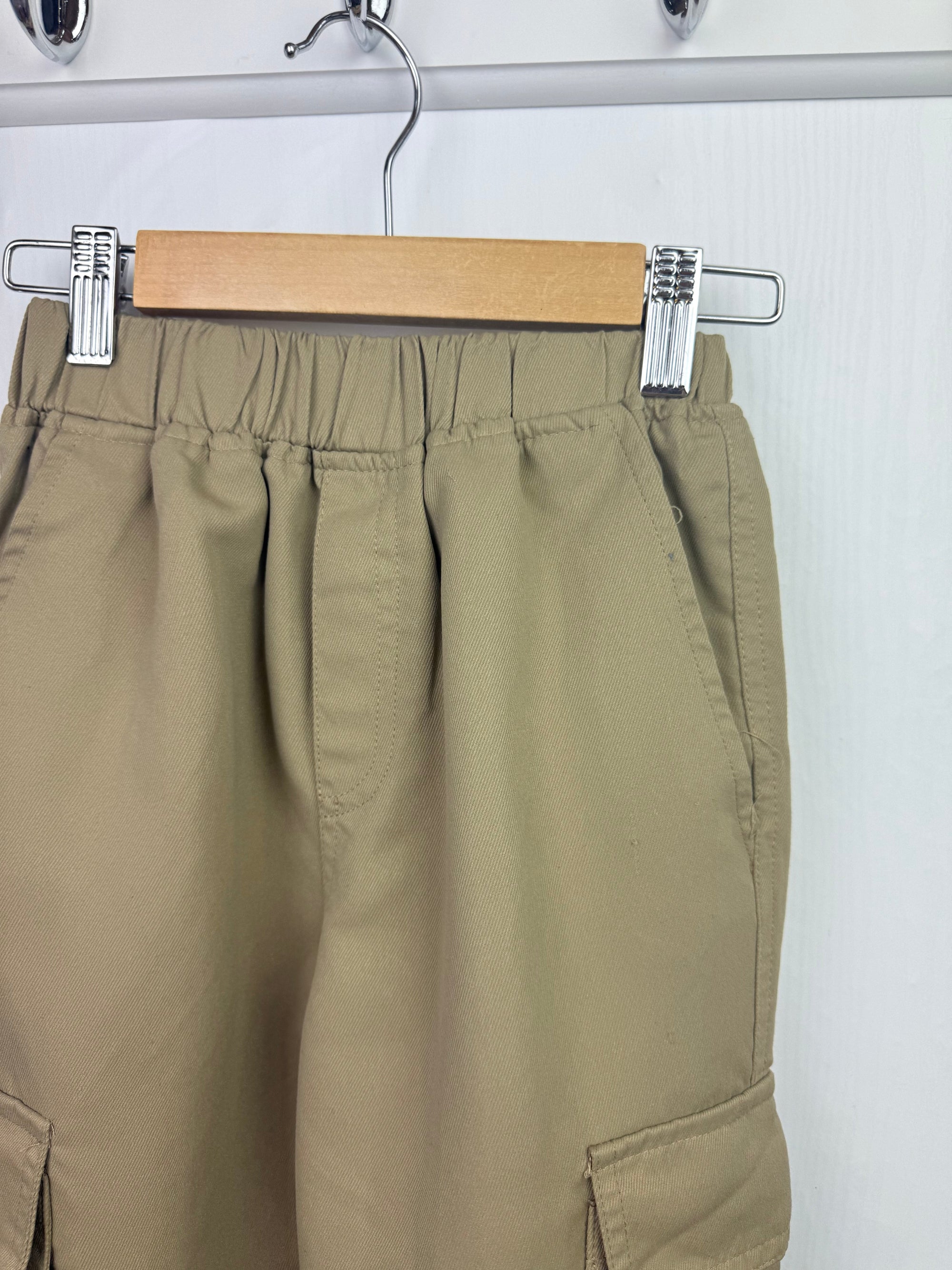 Unbranded Tan Cargo Trousers - Girls 10 Years - Little Ones Preloved. Second Hand Children's & Preloved Baby, Kids, Girls & Boys Clothes. UK online