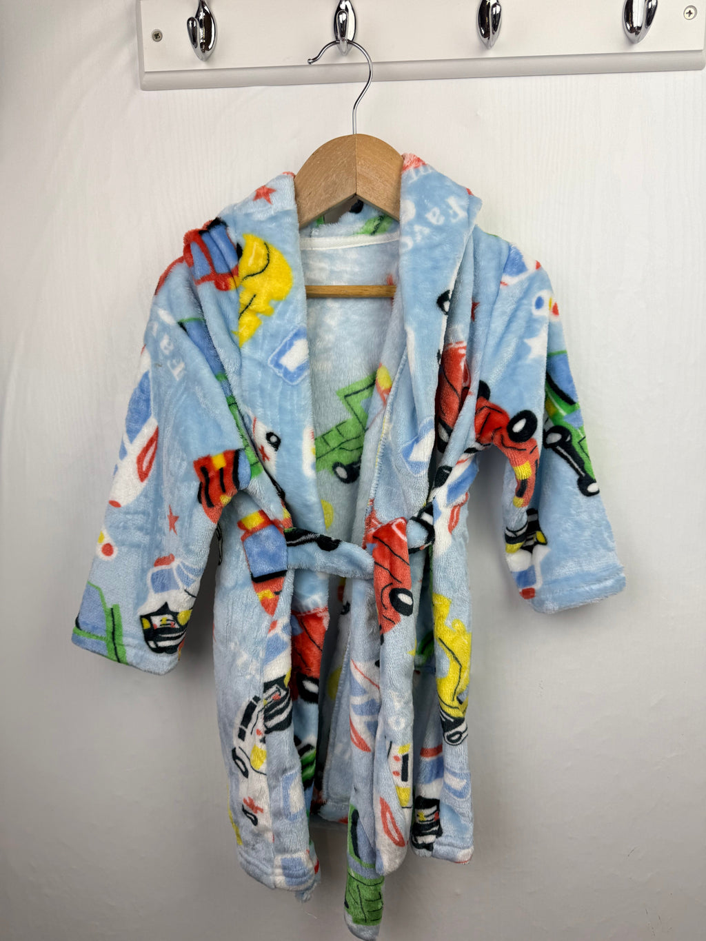 Unbranded Vehicles Dressing Gown - Boys 2 - 3 Years - Little Ones Preloved. Second Hand Children's & Preloved Baby, Kids, Girls & Boys Clothes. UK online