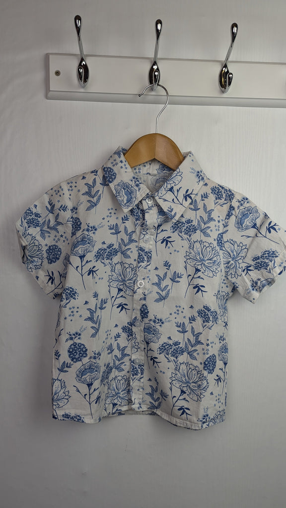 Unbranded White & Blue Floral Shirt - Boys 4-5 Years Little Ones Preloved Used, Preloved, Preworn & Second Hand Baby, Kids & Children's Clothing UK Online. Cheap affordable. Brands including Next, Joules, Nutmeg Morrisons, TU, F&F, H&M.