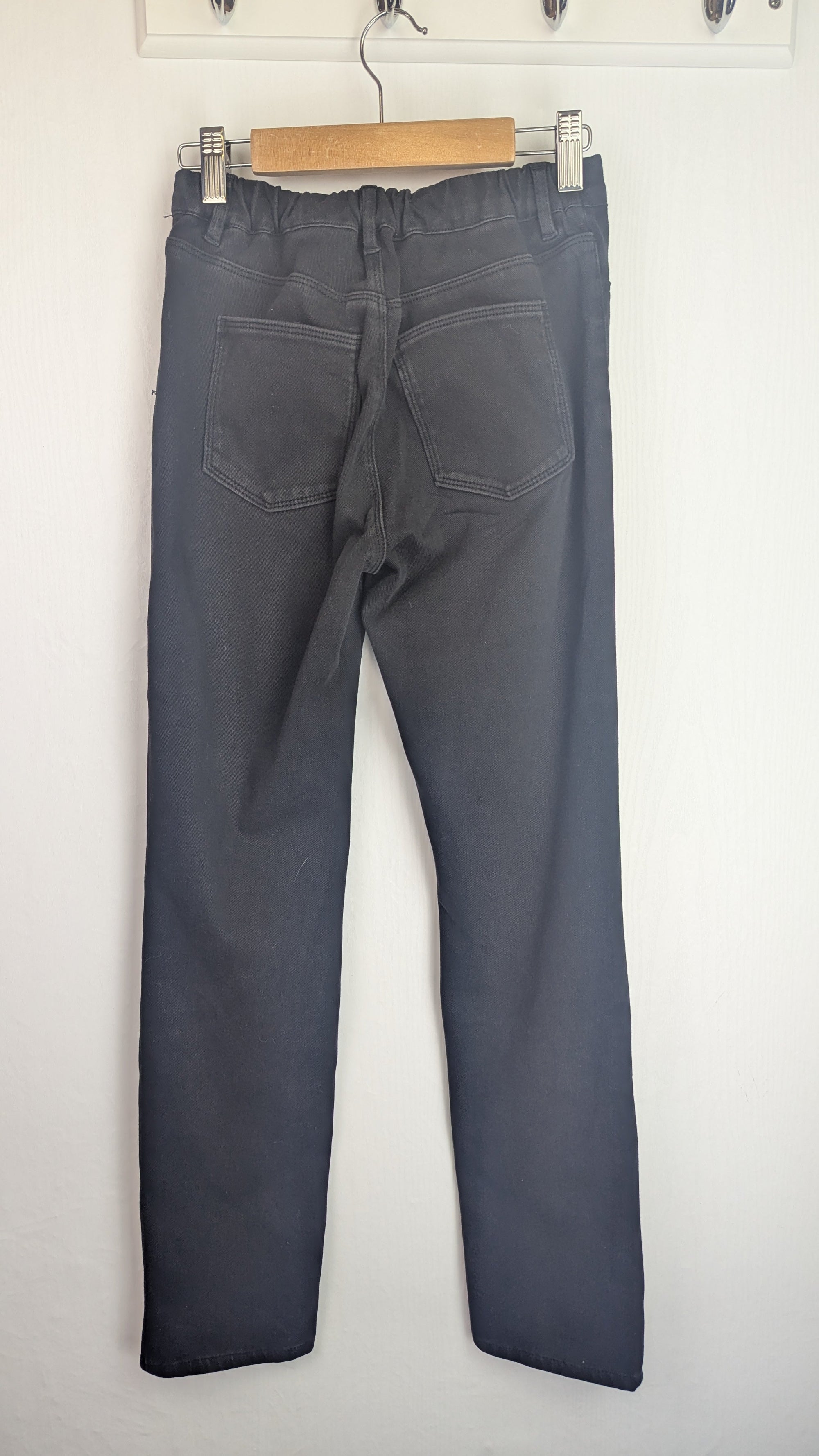 Uniqlo Black Strechy Skinny Jeans - Girls 11 - 12 Years - Little Ones Preloved. Second Hand Children's & Preloved Baby, Kids, Girls & Boys Clothes. UK online