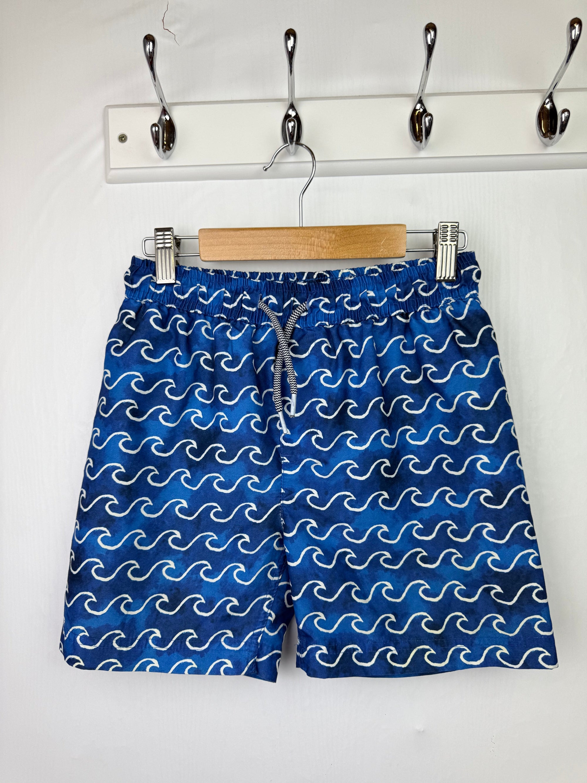 Urban Outlaws Blue Swim Shorts - Boys 9 - 10 Years - Little Ones Preloved. Second Hand Children's & Preloved Baby, Kids, Girls & Boys Clothes. UK online