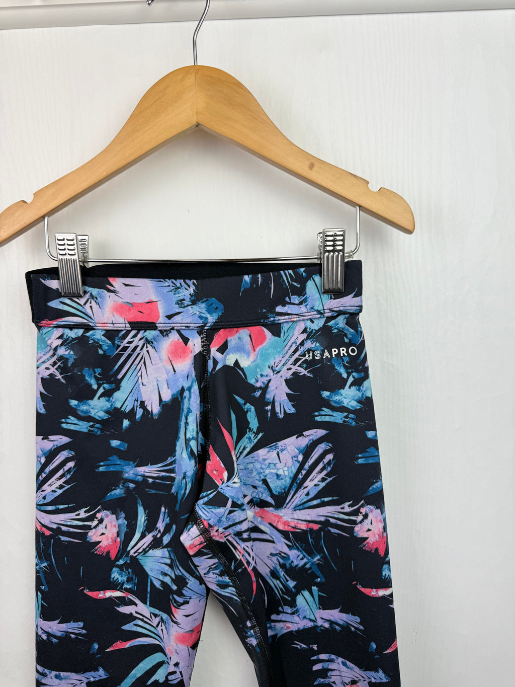 USA Pro Gym Leggings - Girls 7 - 8 Years - Little Ones Preloved. Second Hand Children's & Preloved Baby, Kids, Girls & Boys Clothes. UK online