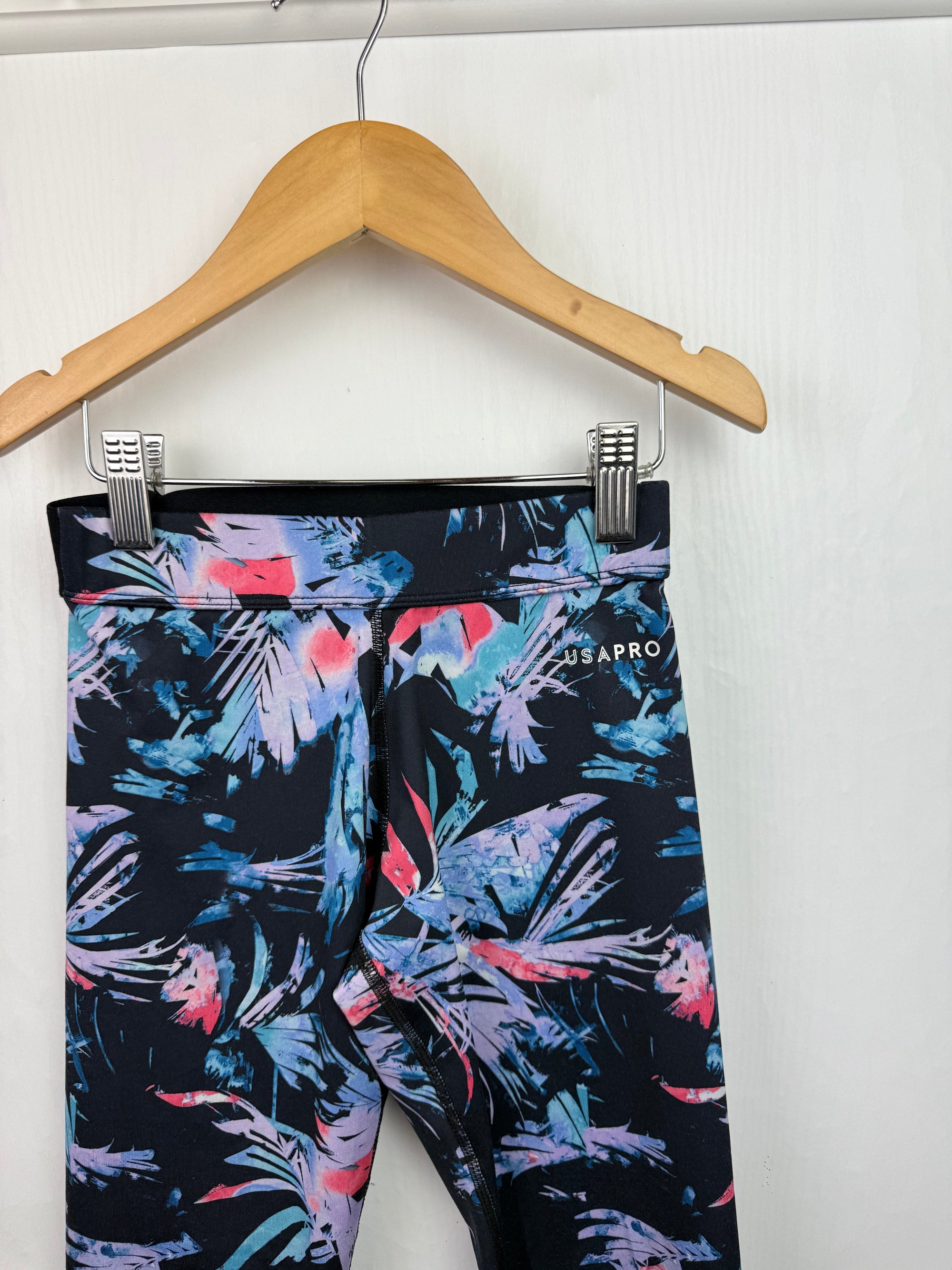 USA Pro Gym Leggings - Girls 7 - 8 Years - Little Ones Preloved. Second Hand Children's & Preloved Baby, Kids, Girls & Boys Clothes. UK online