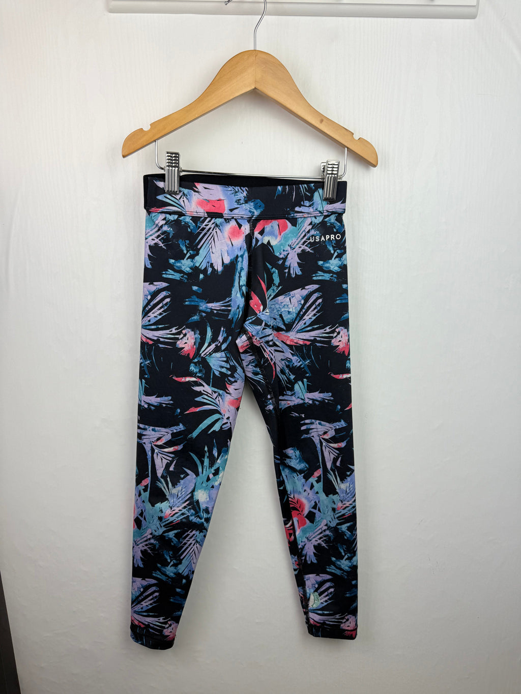 USA Pro Gym Leggings - Girls 7 - 8 Years - Little Ones Preloved. Second Hand Children's & Preloved Baby, Kids, Girls & Boys Clothes. UK online