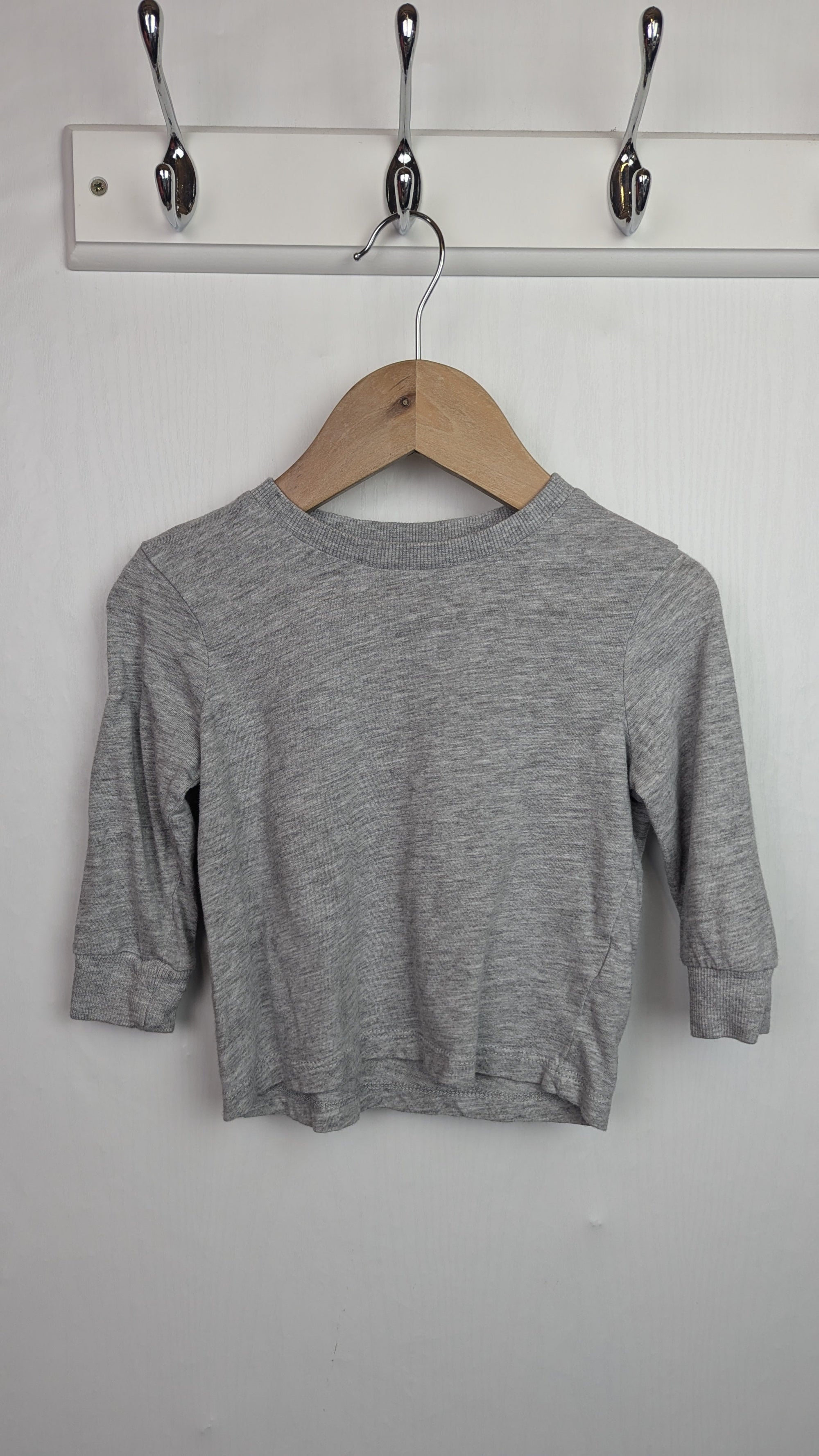 V by Very Grey Long Sleeve Top - Boys 9 - 12 Months - Little Ones Preloved. Second Hand Children's & Preloved Baby, Kids, Girls & Boys Clothes. UK online