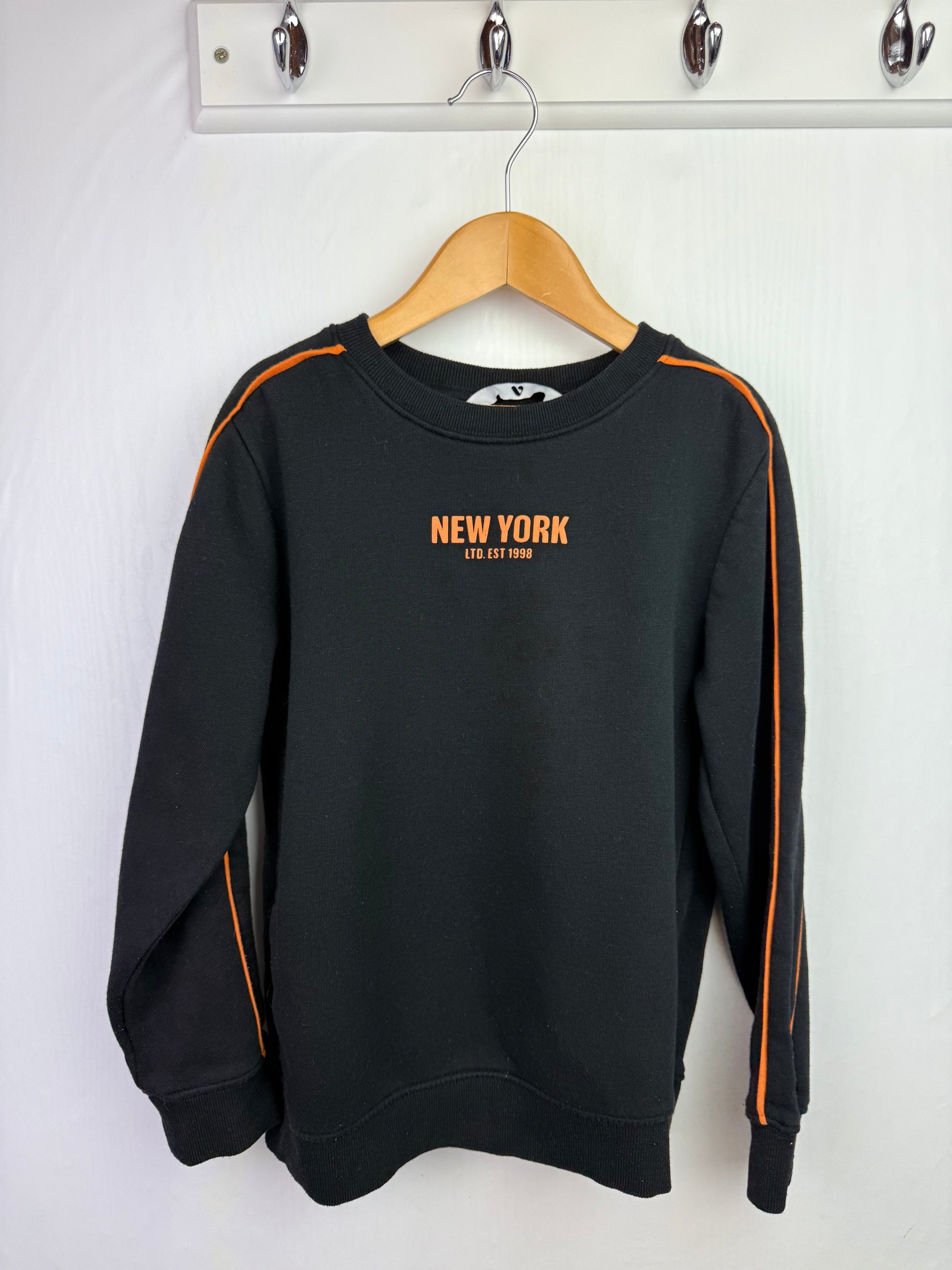 V by Very New York Jumper - Boys 8 Years - Little Ones Preloved. Second Hand Children's & Preloved Baby, Kids, Girls & Boys Clothes. UK online