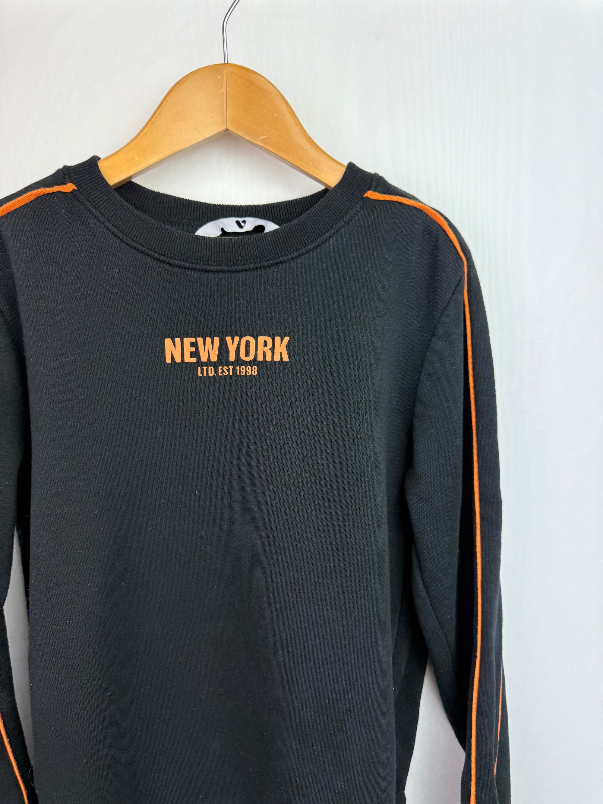 V by Very New York Jumper - Boys 8 Years - Little Ones Preloved. Second Hand Children's & Preloved Baby, Kids, Girls & Boys Clothes. UK online