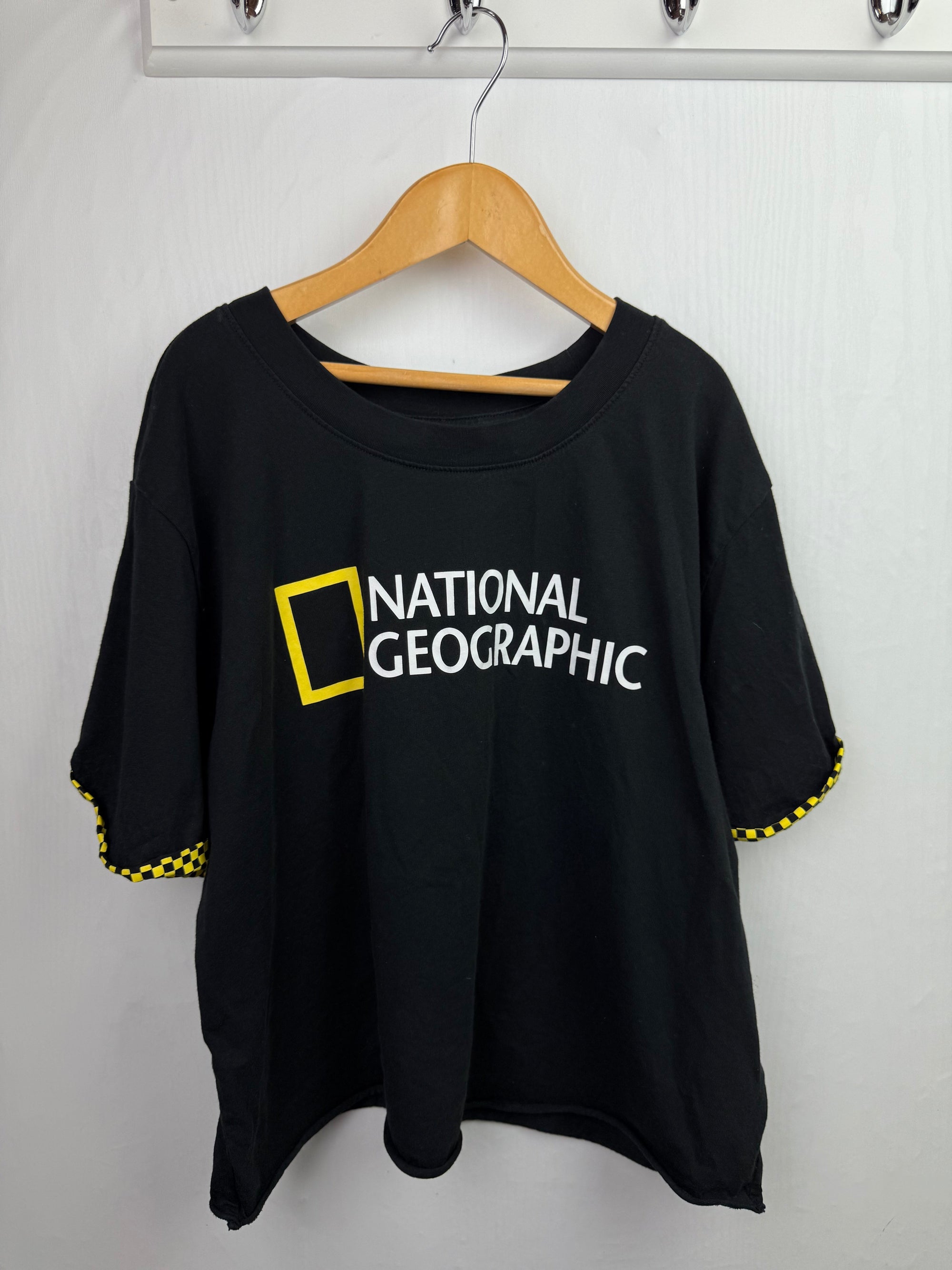 Vans National Geographic Crop Top - Ladies Small - Little Ones Preloved. Second Hand Children's & Preloved Baby, Kids, Girls & Boys Clothes. UK online