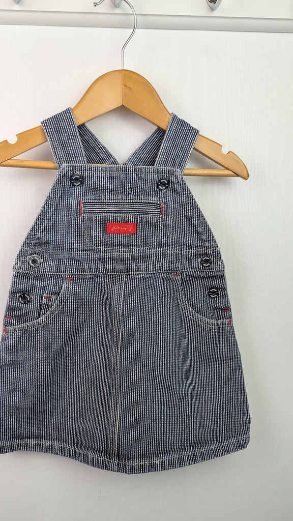 VINTAGE Junior Jasper Conran Dungaree Dress - Girls 6-9 Months Jasper Conran Used, Preloved, Preworn Baby, Girls & Boys Clothes. Kids & Children's second hand Clothing UK Online. Cheap affordable. Brands including Next, Joules, Nutmeg Morrisons, TU, F&F, H&M.