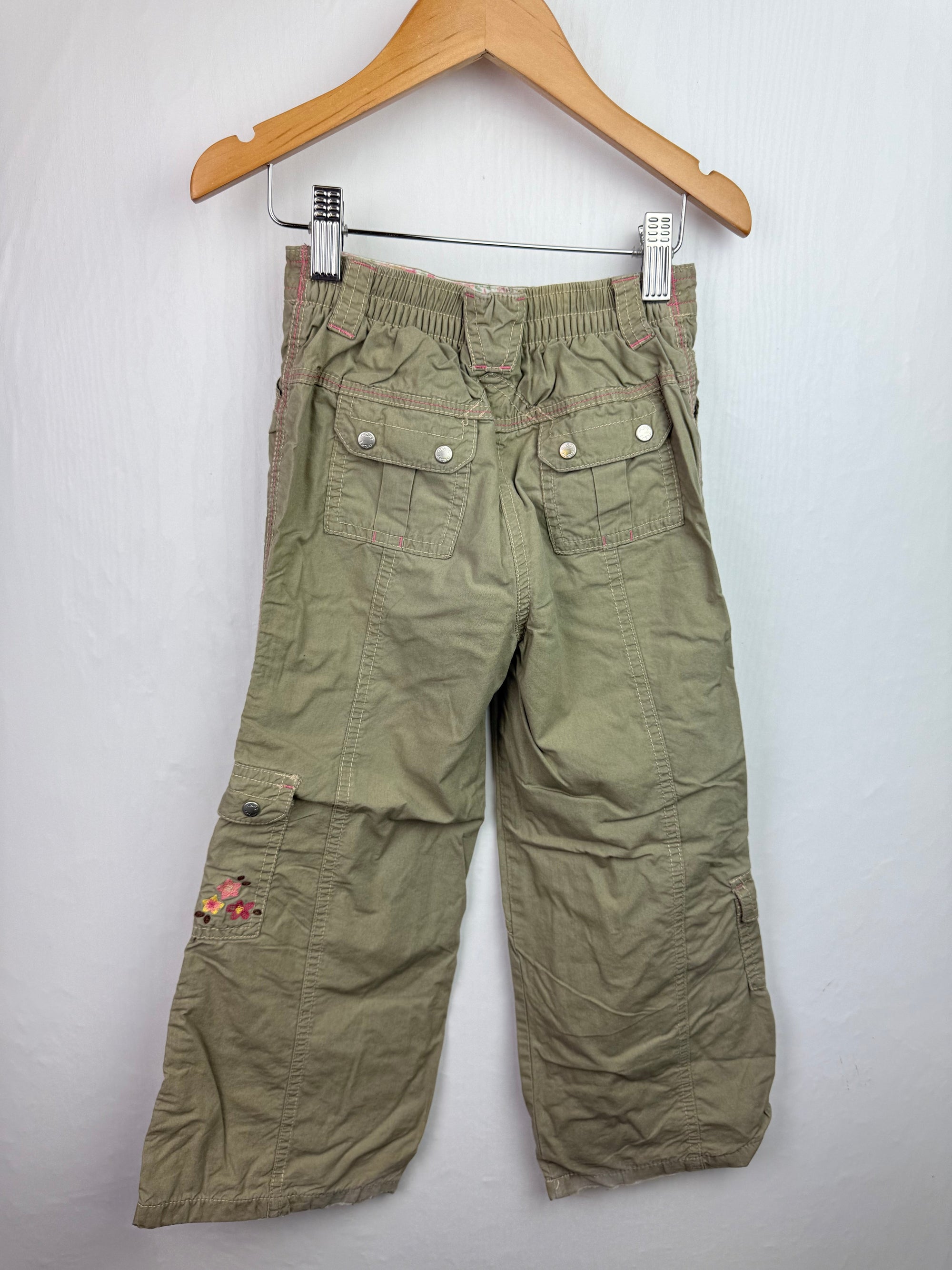 Vintage Next Floral Wide Leg Cargo Trousers - Girls 4 - 5 Years - Little Ones Preloved. Second Hand Children's & Preloved Baby, Kids, Girls & Boys Clothes. UK online