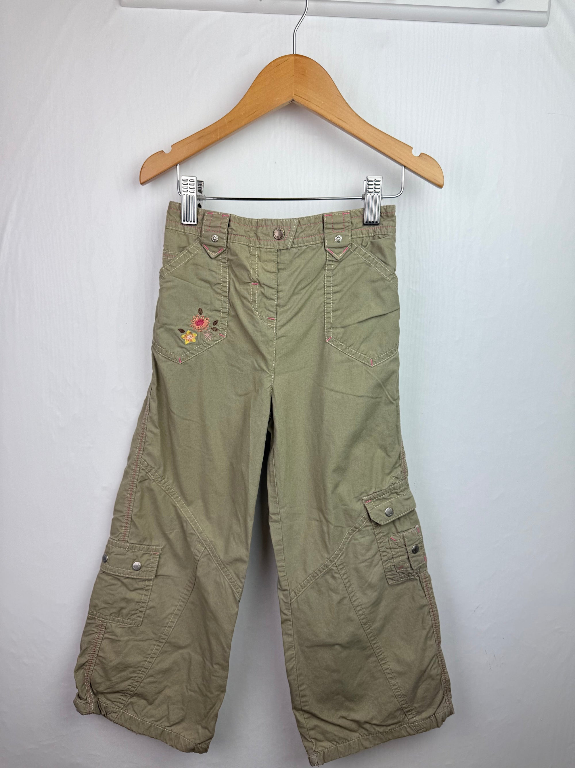 Vintage Next Floral Wide Leg Cargo Trousers - Girls 4 - 5 Years - Little Ones Preloved. Second Hand Children's & Preloved Baby, Kids, Girls & Boys Clothes. UK online