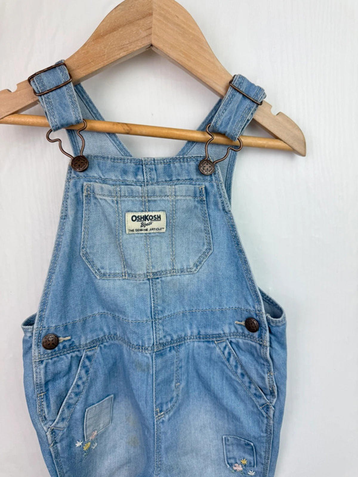 Vintage Oshkosh Denim Floral Dungarees - Girls 18 Months - Little Ones Preloved. Second Hand Children's & Preloved Baby, Kids, Girls & Boys Clothes. UK online