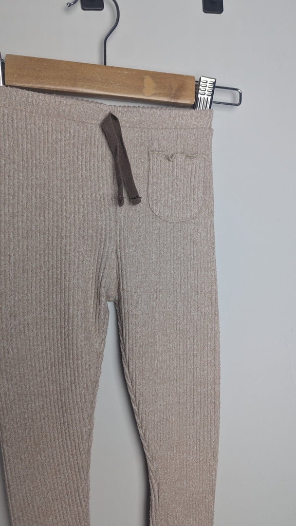 Zara Beige Ribbed Leggings - Girls 2-3 Years Little Ones Preloved Used, Preloved, Preworn Baby, Girls & Boys Clothes. Kids & Children's second hand Clothing UK Online. Cheap affordable. Brands including Next, Joules, Nutmeg Morrisons, TU, F&F, H&M.