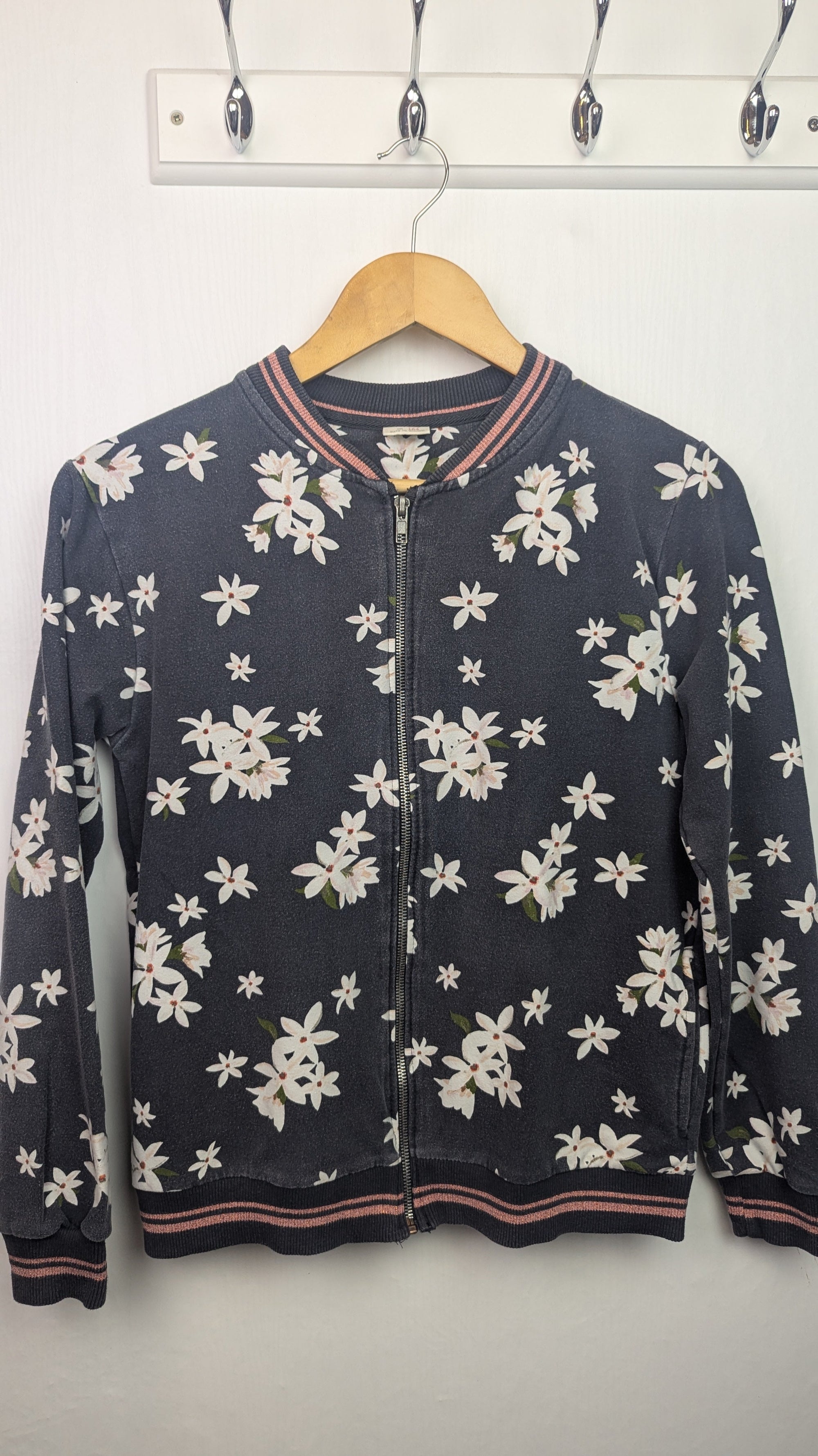 Zara Floral Bomber Jacket - Girls 13 - 14 Years - Little Ones Preloved. Second Hand Children's & Preloved Baby, Kids, Girls & Boys Clothes. UK online