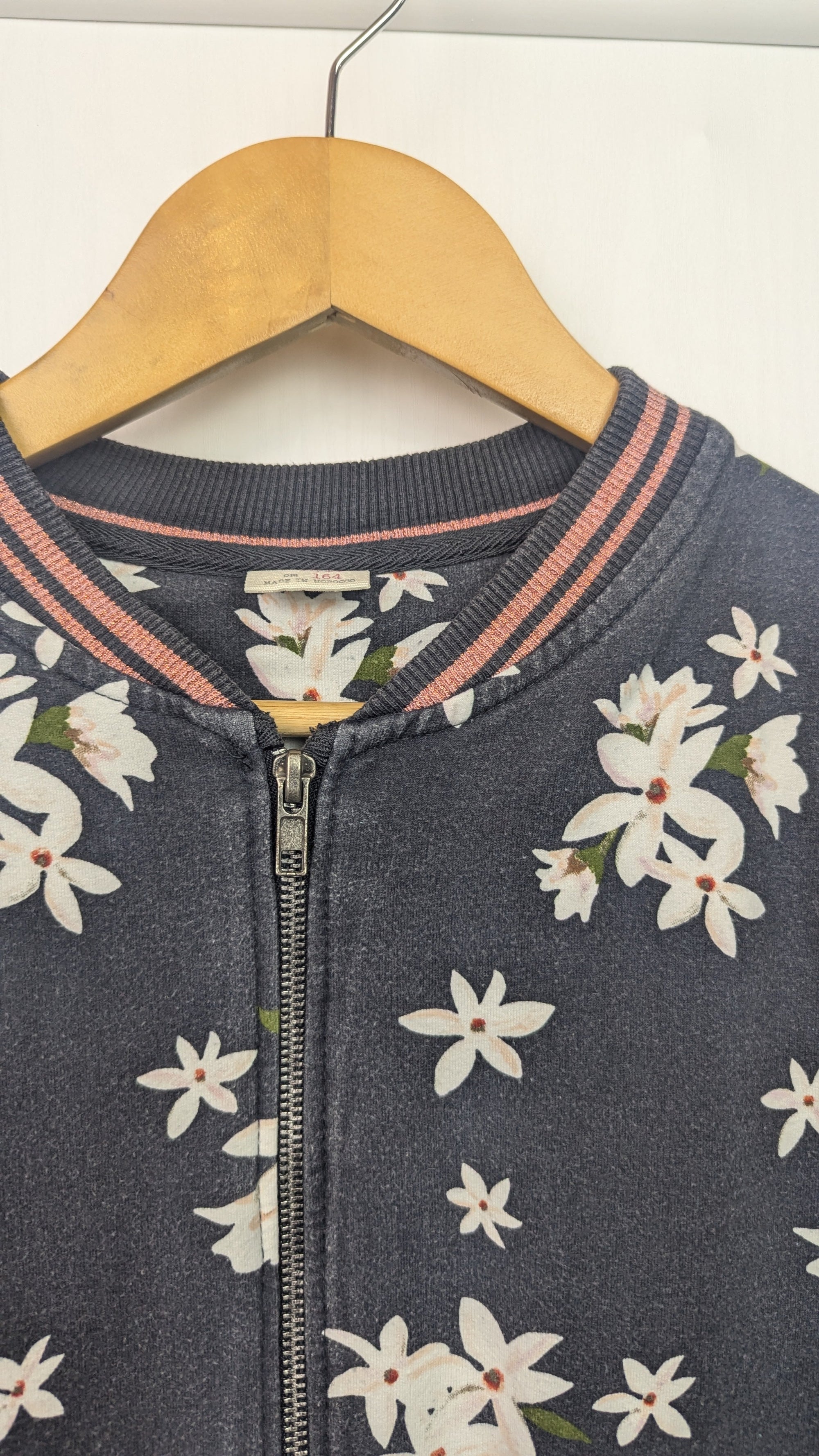 Zara Floral Bomber Jacket - Girls 13 - 14 Years - Little Ones Preloved. Second Hand Children's & Preloved Baby, Kids, Girls & Boys Clothes. UK online