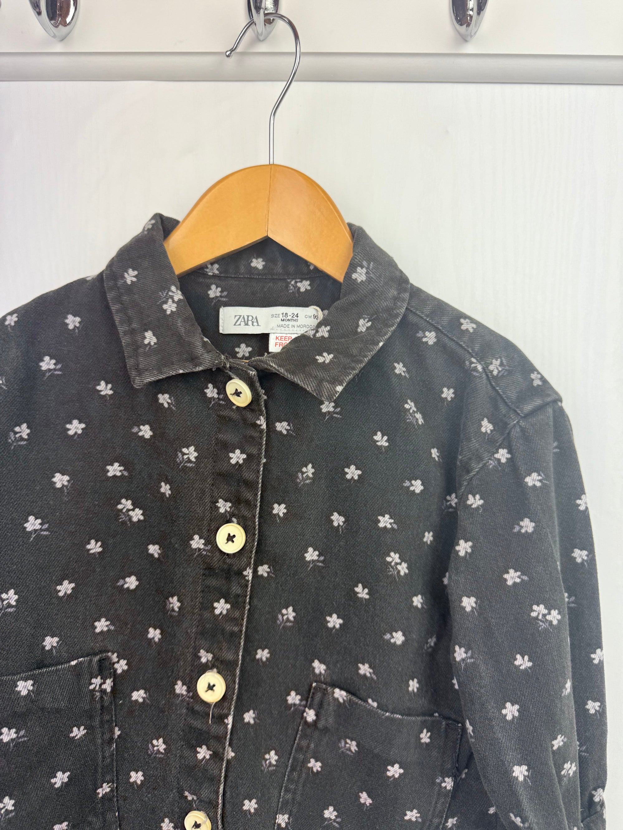 Zara Floral Denim Jacket - Girls 18 - 24 Months - Little Ones Preloved. Second Hand Children's & Preloved Baby, Kids, Girls & Boys Clothes. UK online