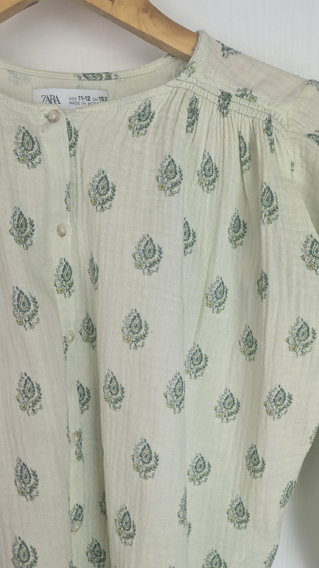 Zara Green Floral Long Sleeve Blouse - Girls 11 - 12 Years - Little Ones Preloved. Second Hand Children's & Preloved Baby, Kids, Girls & Boys Clothes. UK online
