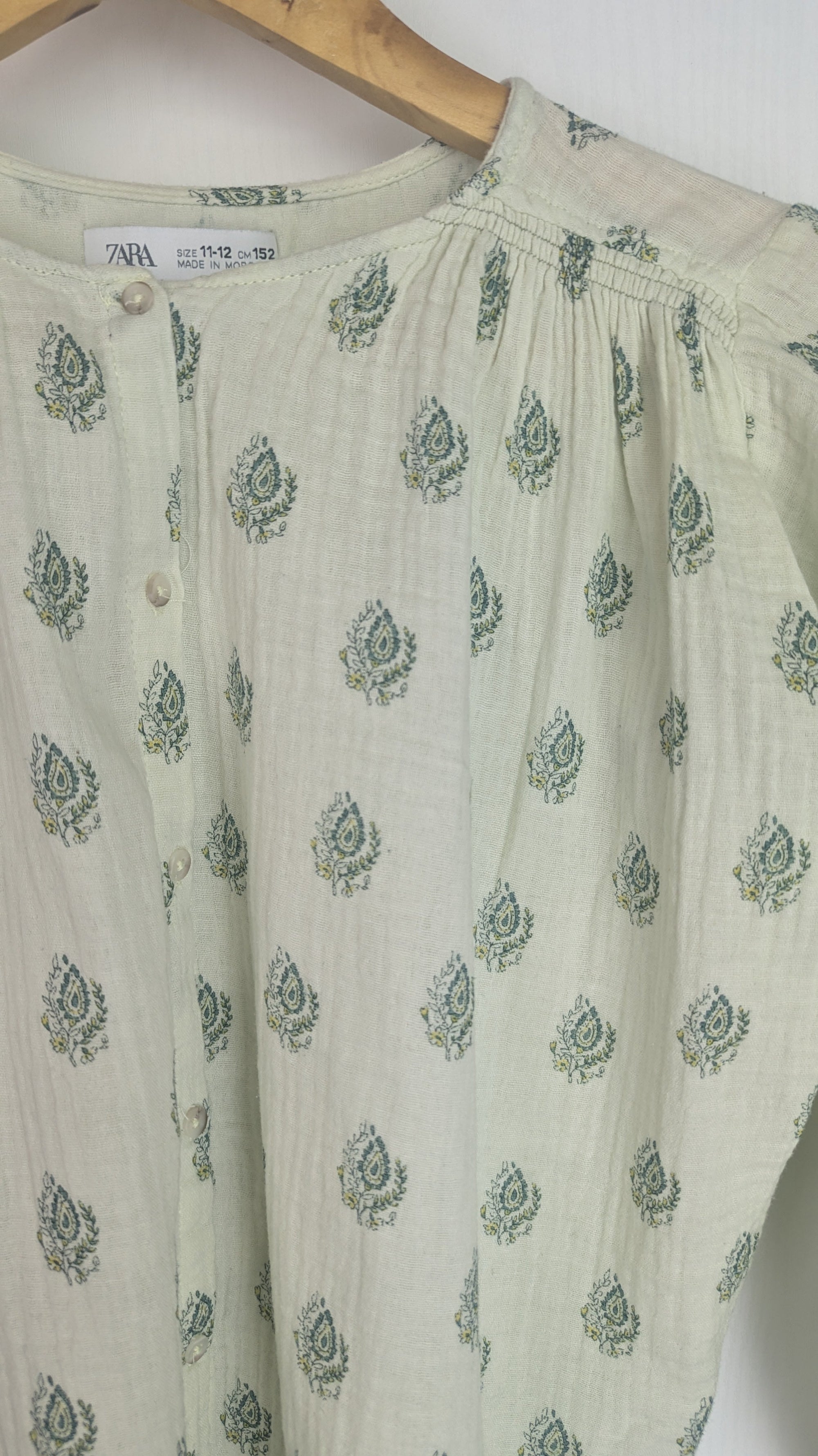 Zara Green Floral Long Sleeve Blouse - Girls 11 - 12 Years - Little Ones Preloved. Second Hand Children's & Preloved Baby, Kids, Girls & Boys Clothes. UK online