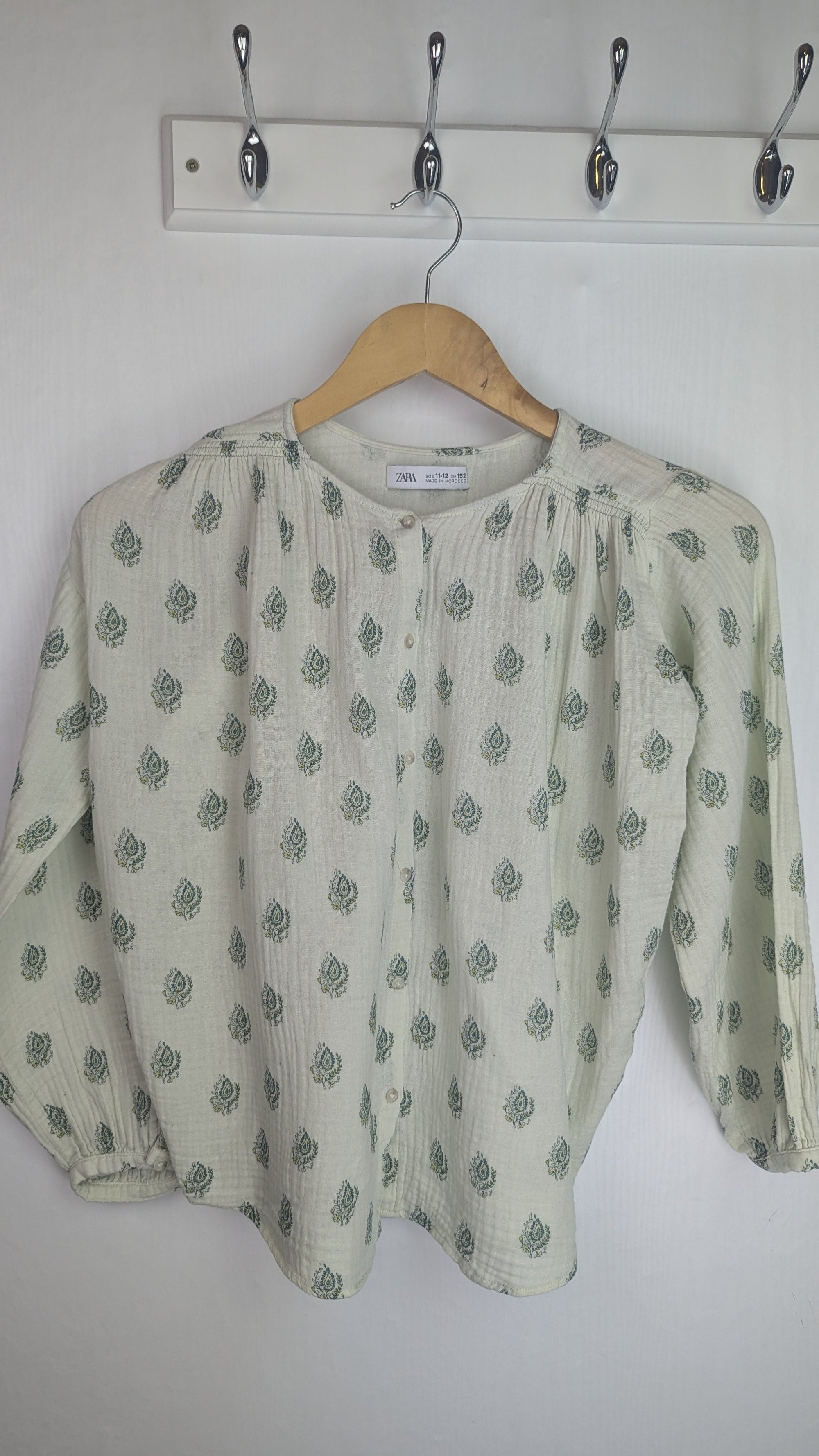 Zara Green Floral Long Sleeve Blouse - Girls 11 - 12 Years - Little Ones Preloved. Second Hand Children's & Preloved Baby, Kids, Girls & Boys Clothes. UK online