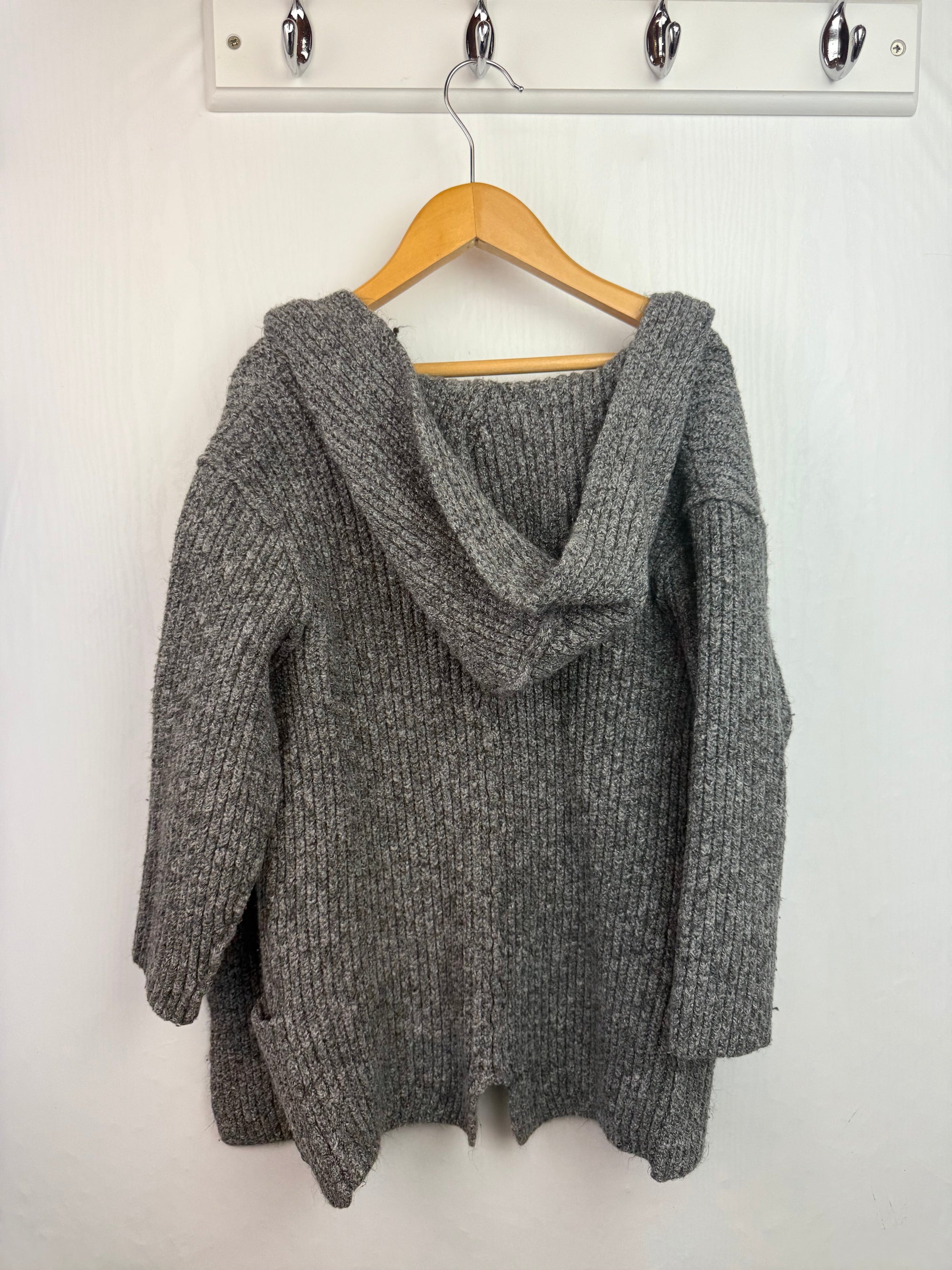 Zara Grey Chunky Hooded Knit Cardigan - Girls 6 Years - Little Ones Preloved. Second Hand Children's & Preloved Baby, Kids, Girls & Boys Clothes. UK online