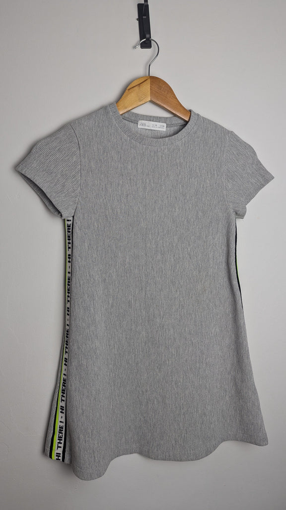 Zara Grey Ribbed 'Hi There' Dress - Girls 10 Years Little Ones Preloved Used, Preloved, Preworn & Second Hand Baby, Kids & Children's Clothing UK Online. Cheap affordable. Brands including Next, Joules, Nutmeg Morrisons, TU, F&F, H&M.