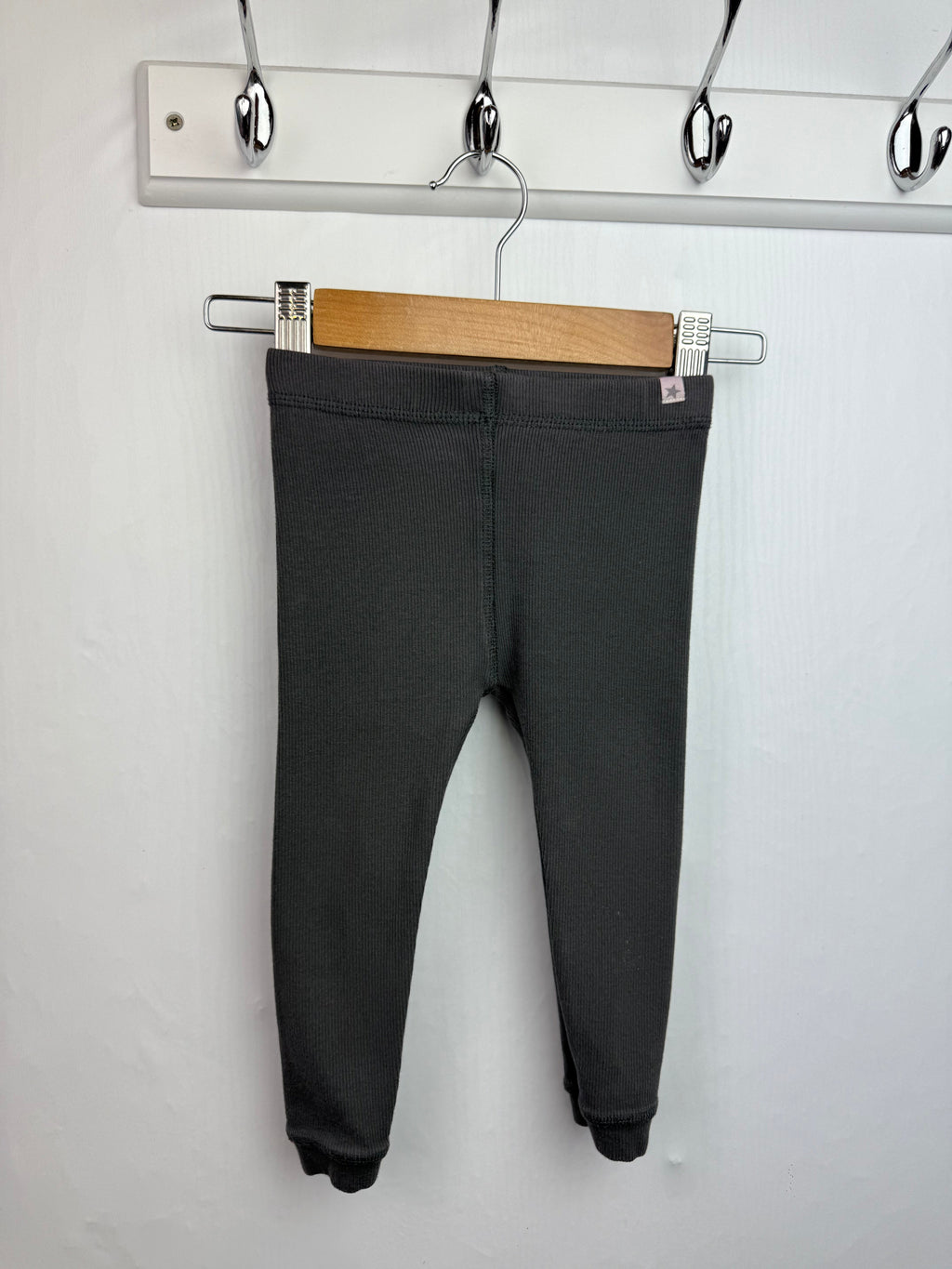 Zara Grey Ribbed Leggings - Unisex 12 - 18 Months - Little Ones Preloved. Second Hand Children's & Preloved Baby, Kids, Girls & Boys Clothes. UK online