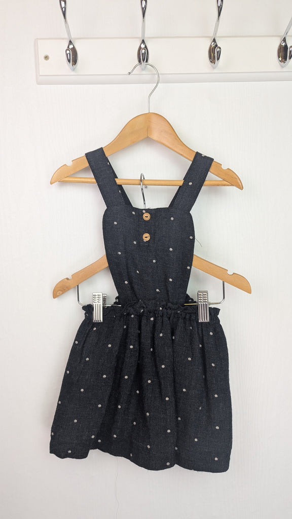 Zara Grey Spotty Pinafore Dress - Girls 2-3 Years Zara Used, Preloved, Preworn & Second Hand Baby, Kids & Children's Clothing UK Online. Cheap affordable. Brands including Next, Joules, Nutmeg Morrisons, TU, F&F, H&M.