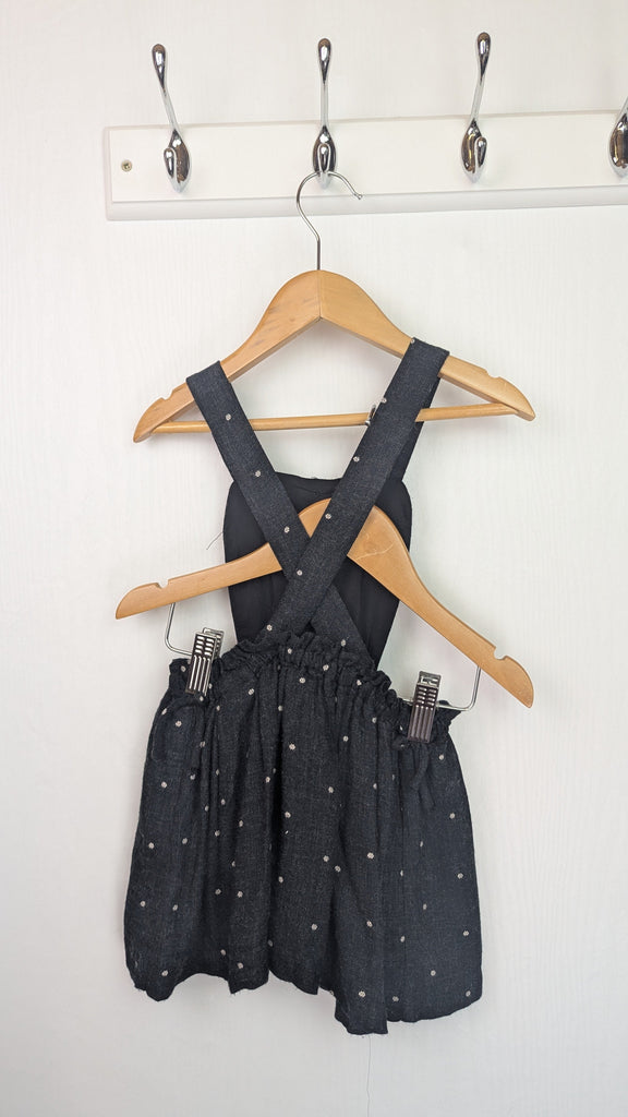 Zara Grey Spotty Pinafore Dress - Girls 2-3 Years Zara Used, Preloved, Preworn & Second Hand Baby, Kids & Children's Clothing UK Online. Cheap affordable. Brands including Next, Joules, Nutmeg Morrisons, TU, F&F, H&M.