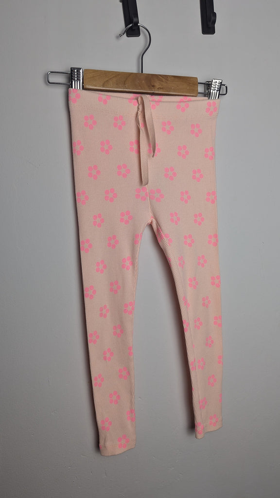 Zara Pink Floral Ribbed Leggings - Girls 3-4 Years Little Ones Preloved Used, Preloved, Preworn & Second Hand Baby, Kids & Children's Clothing UK Online. Cheap affordable. Brands including Next, Joules, Nutmeg Morrisons, TU, F&F, H&M.