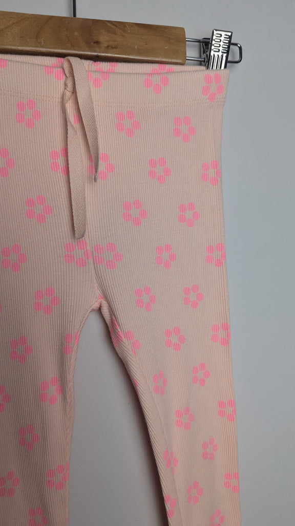 Zara Pink Floral Ribbed Leggings - Girls 3-4 Years Little Ones Preloved Used, Preloved, Preworn & Second Hand Baby, Kids & Children's Clothing UK Online. Cheap affordable. Brands including Next, Joules, Nutmeg Morrisons, TU, F&F, H&M.