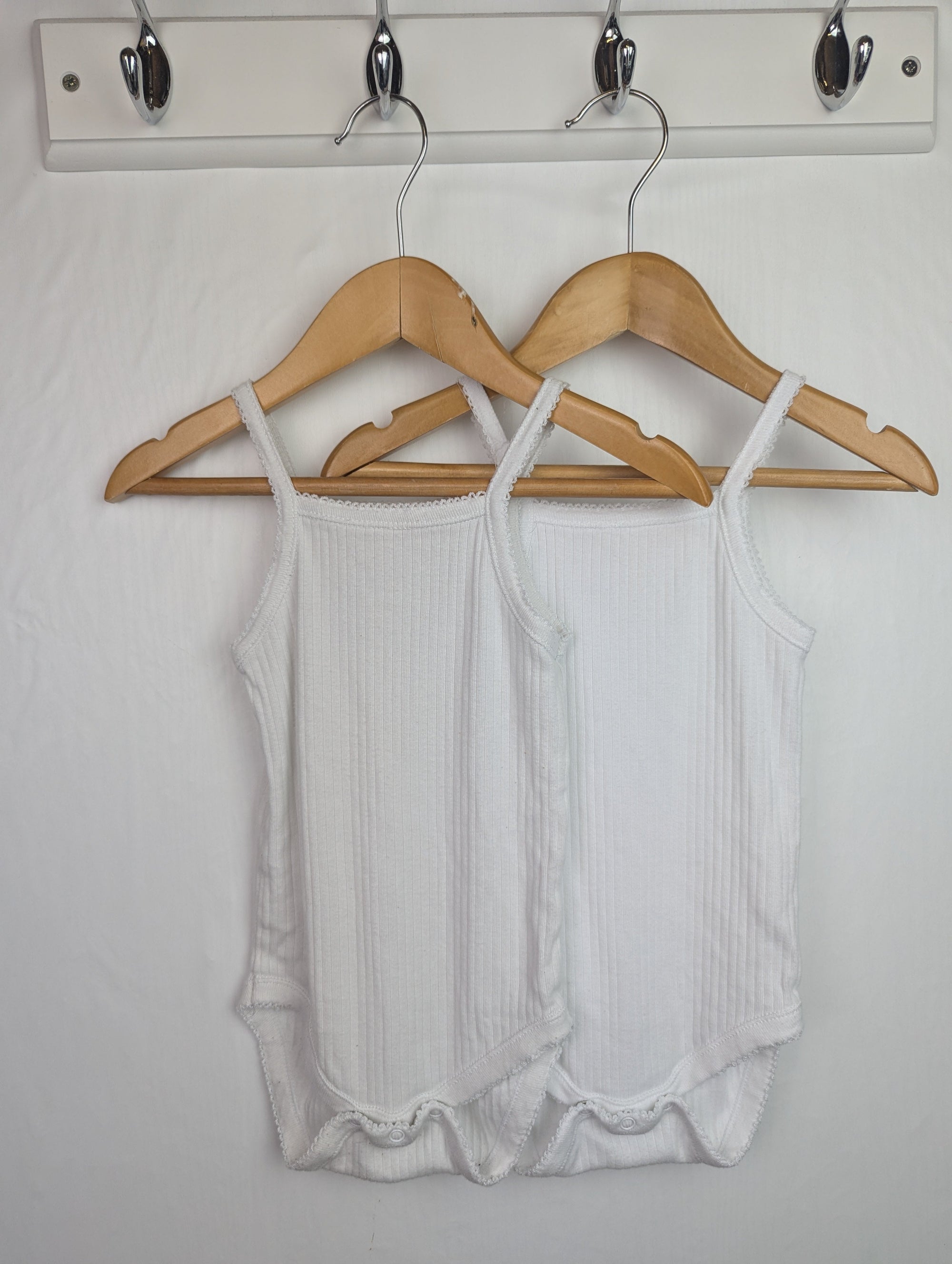 Zara White Ribbed Bodysuit Set - Girls 2 - 3 Years - Little Ones Preloved. Second Hand Children's & Preloved Baby, Kids, Girls & Boys Clothes. UK online
