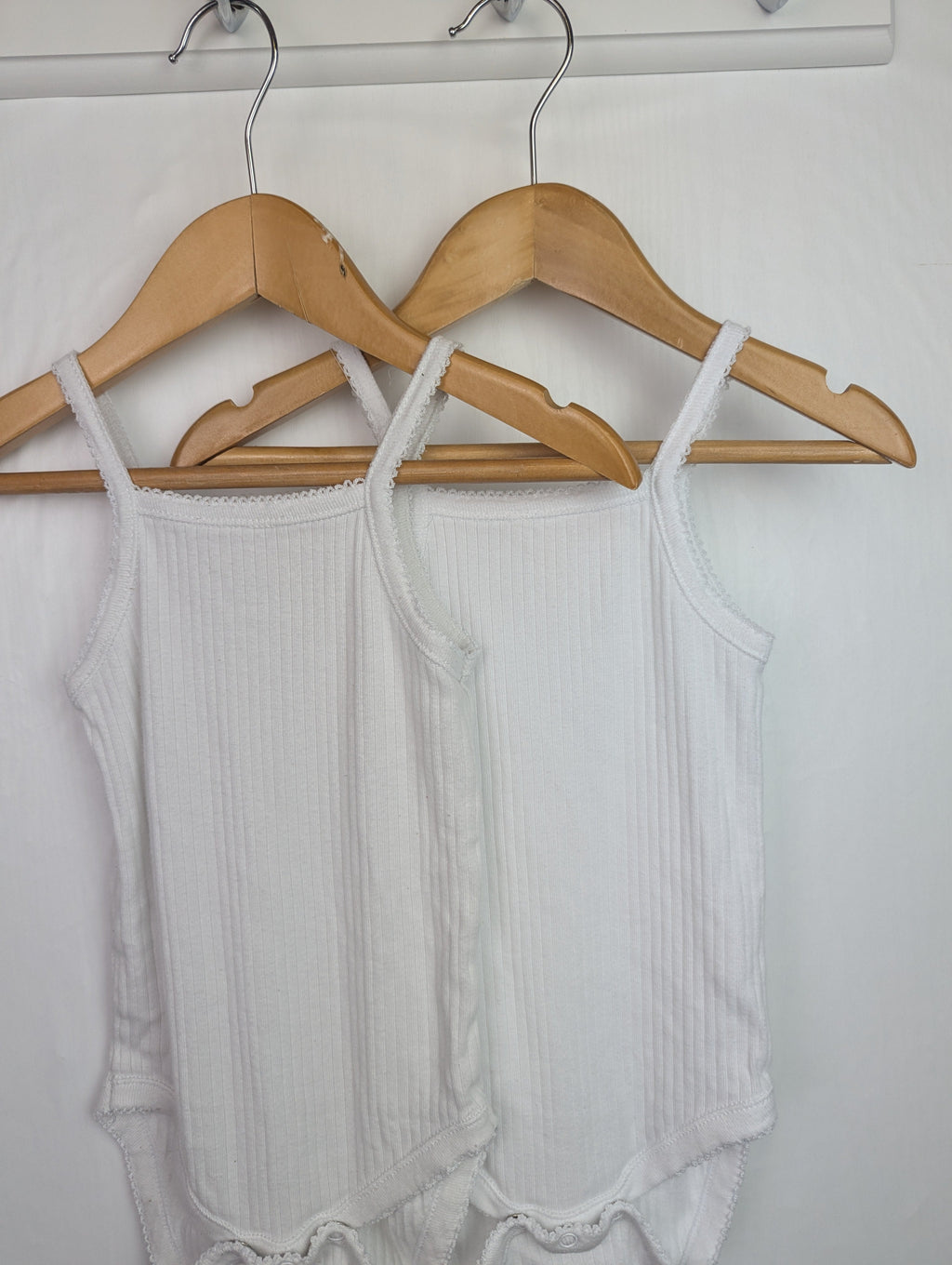 Zara White Ribbed Bodysuit Set - Girls 2 - 3 Years - Little Ones Preloved. Second Hand Children's & Preloved Baby, Kids, Girls & Boys Clothes. UK online