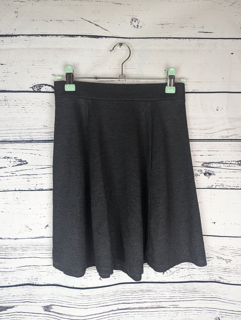Girls Grey School Skirt 10-11 Years Little Ones Preloved - Preloved Children's Clothes Online Used, Preloved, Preworn & Second Hand Baby, Kids & Children's Clothing UK Online. Cheap affordable. Brands including Next, Joules, Nutmeg, TU, F&F, H&M.